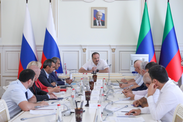 Сергей Меликов провёл совещание по вопросу сохранения Ахтынской крепости