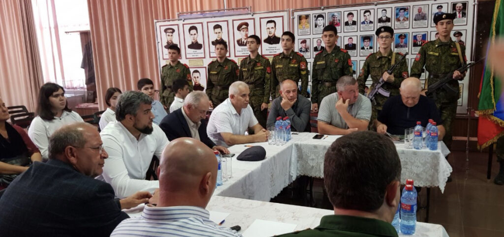 В Музее боевой славы города Дербент состоялся круглый стол-беседа, посвященная подвигам российских военнослужащих-выходцев из г. Дербент, погибшим в ходе СВО