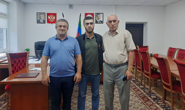 Арафат награждён медалью «Жукова»