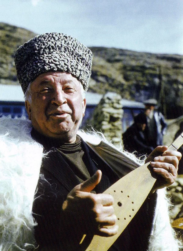 R. Həmzətov-100