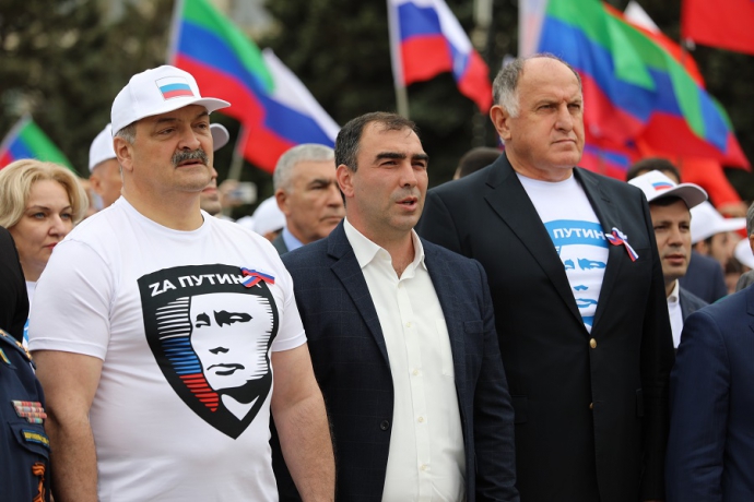 Более 30 тыс. человек приняли участие в акции-концерте в поддержку курса Президента РФ в Махачкале