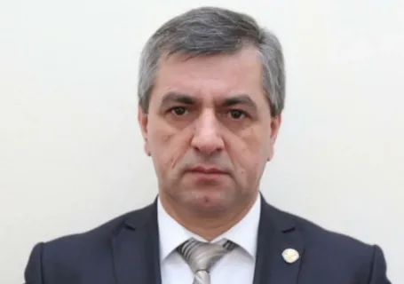Нюсрет Омаров,представитель Главы Дагестана в Народном Собрании прокомментировал поправки в Конституции РД