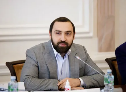 Депутат Хамзаев поздравил с Днём Народного единства