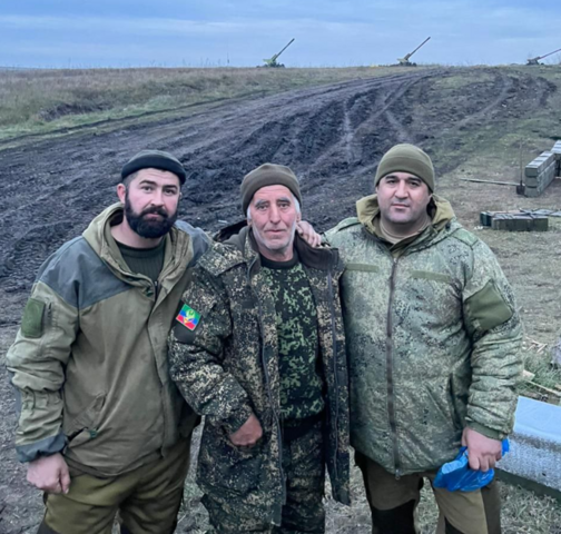 Магомед Ханмирзаев из Табасаранского района побывал у сына на передовой