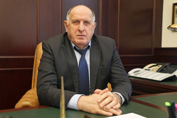 Абдулмуслим Абдулмуслимов поздравил энергетиков Дагестана с профессиональным праздником