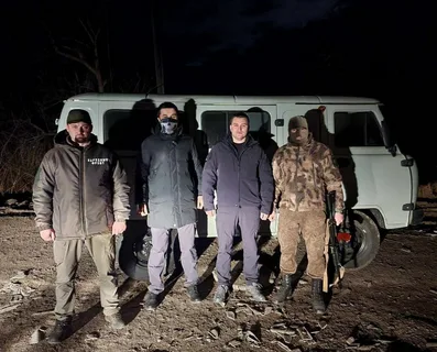 Артем Бичаев передал военнослужащим новый УАЗ и спецоборудование для СВО
