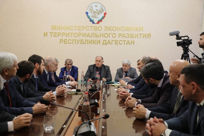 Более 300 сверхнормативных штатных единиц в школах республики выявил Госфинконтроль РД в 2022 году