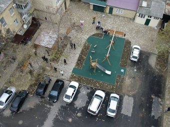 7 дворов и 4 общественных пространства благоустроят в Дербенте