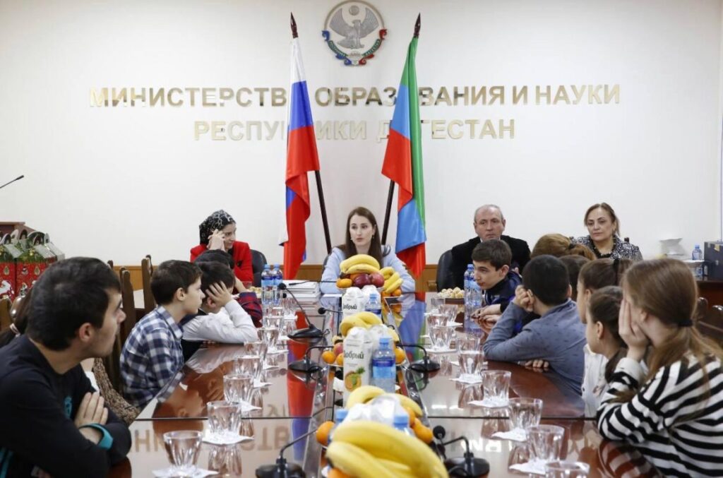 Награждение лауреатов Международной выставки детского рисунка прошло в Дагестане