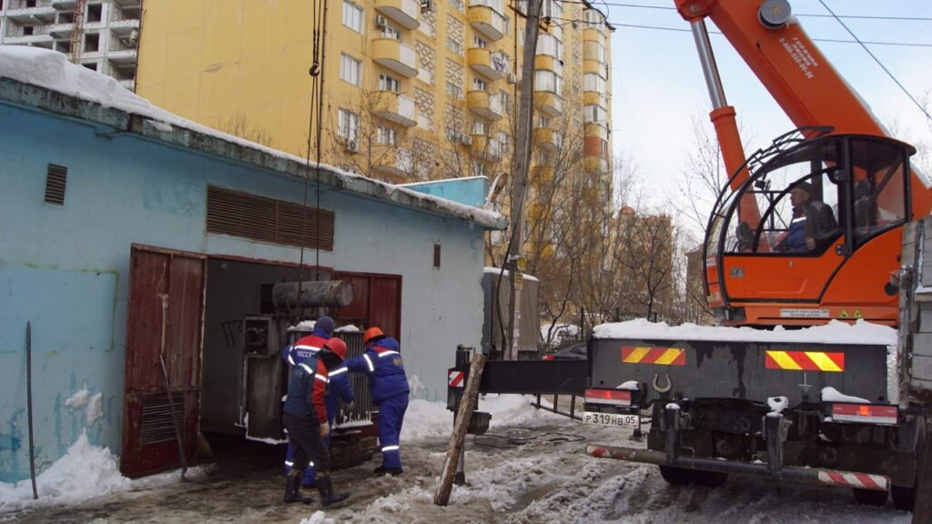 По причине ДТП движение автотранспорта на 832 км ФАД «Кавказ» Р-217, на территории Карабудахкентского района было заблокировано и пока ещё не восстановлено!
