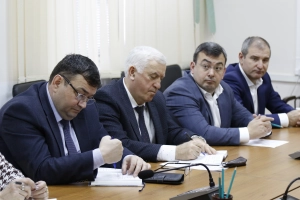 Абдурахман Махмудов обсудил с руководителями подведомственных Министерству учреждений основные вопросы деятельности на 2023 год