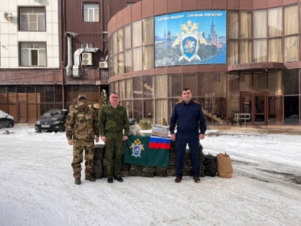 В Республике Дагестан офицеры СКР и местные жители собрали и передали гуманитарную помощь участникам специальной военной операции