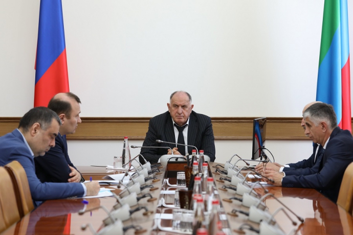 Абдулмуслим Абдулмуслимов поручил отремонтировать дороги к селу Кубачи и древней крепости Кала-Корейш