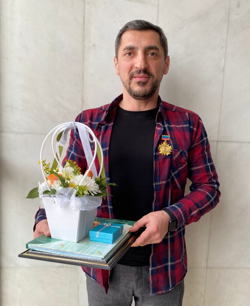 Təbrik edirik