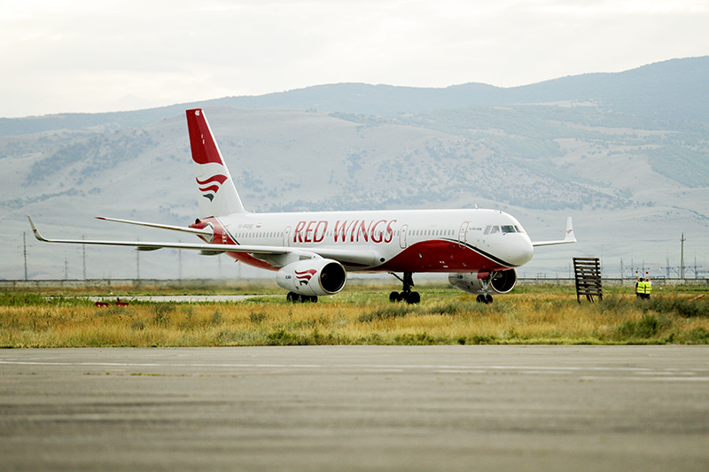 В аэропорт Махачкалы совершил посадку первый рейс авиакомпании «Buta airways» из Баку