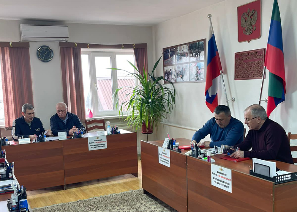 Висампаша Ханалиев встретился с активом Хасавюрта по вопросам призывной кампании