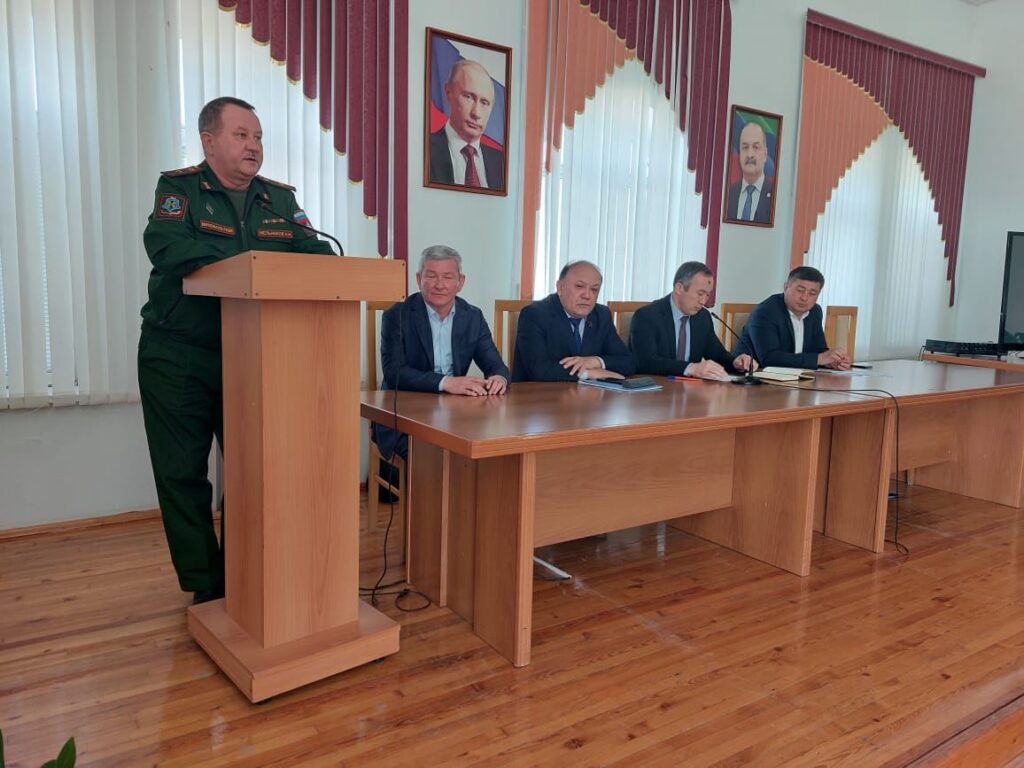 Мурзадин Авезов ознакомился с ходом призывной кампании в Ногайском районе