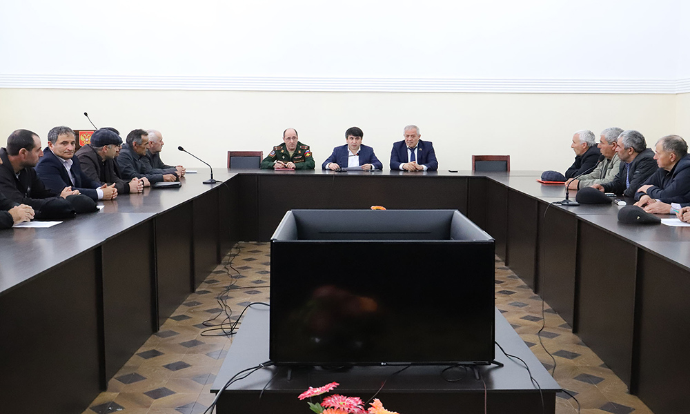 Алавудин Мирзабалаев принял участие в совещании, посвященном проведению весеннего призыва в Табасаранском районе