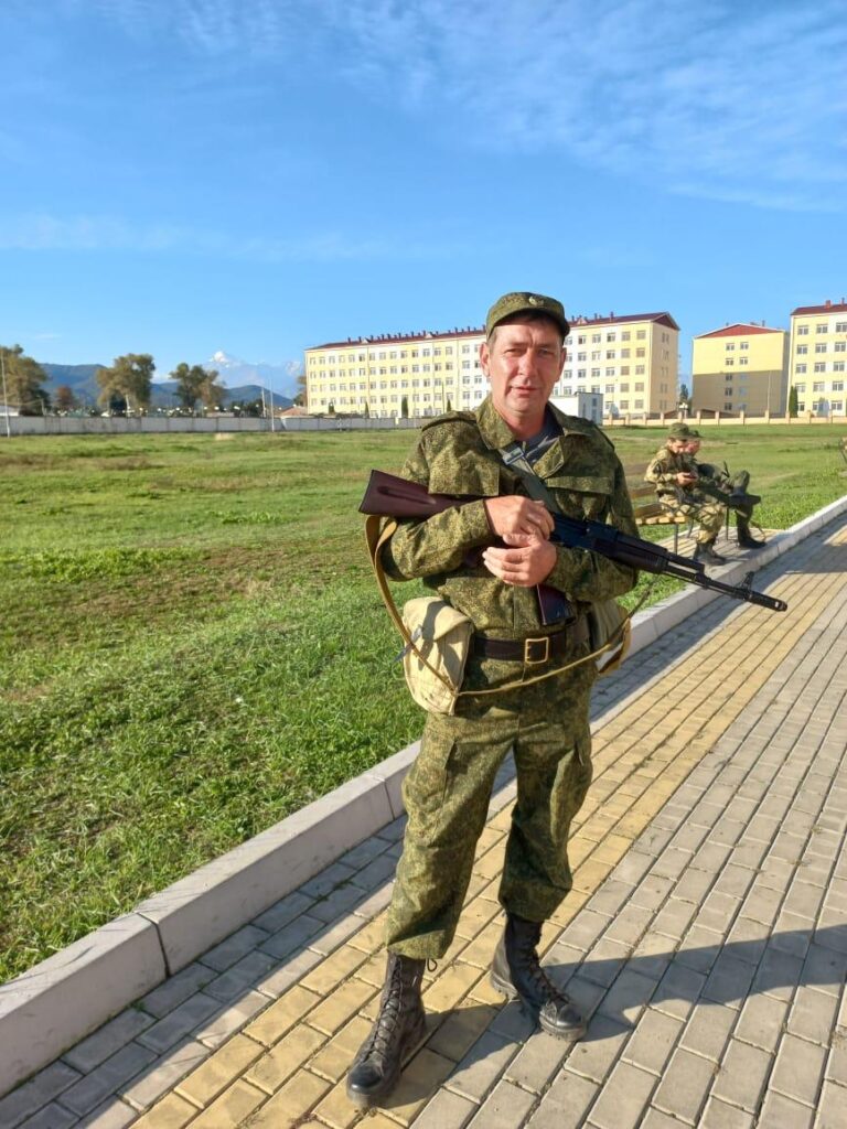 Каждый из добровольцев с честью выполняет свой долг перед Родиной