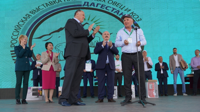 Животновод из Дагестана передаст выигранный автомобиль в зону СВО