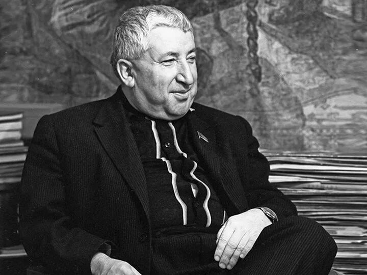 Rəsul Həmzətov 100