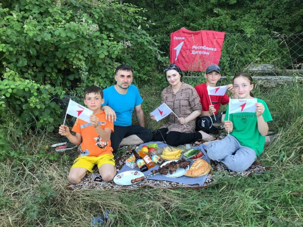 Первые Дагестана отметили День семьи, любви и верности на семейном пикнике  «В кругу семьи» | 08.07.2023 | Новости Дербента - БезФормата