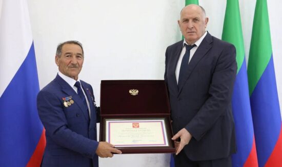 Наставник Героя РФ Нурмагомеда Гаджимагомедова Магомед Кунбуттаев награждён Почетной грамотой Президента России