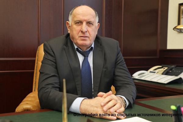 Председатель Правительства Дагестана вручил награды особо отличившимся жителям республики