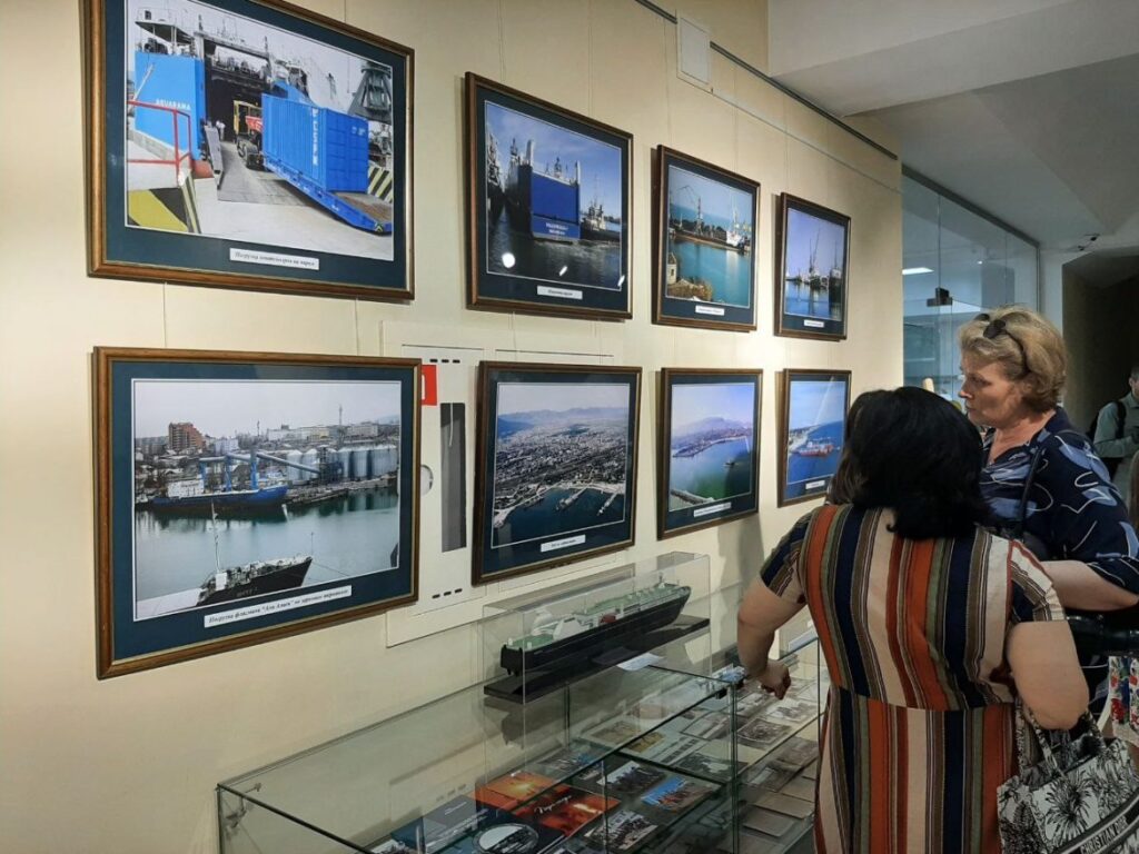 В Махачкале открылась выставка, посвященная Морскому порту