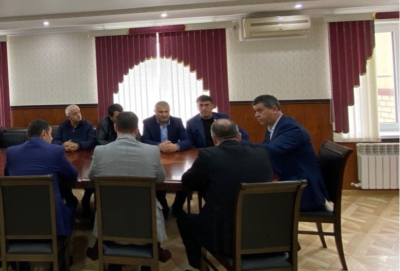 Депутат Азад Гаджиев провел совещания с главами сельских поселений, руководителями учреждений и организаций, активной молодежью Дербентского района