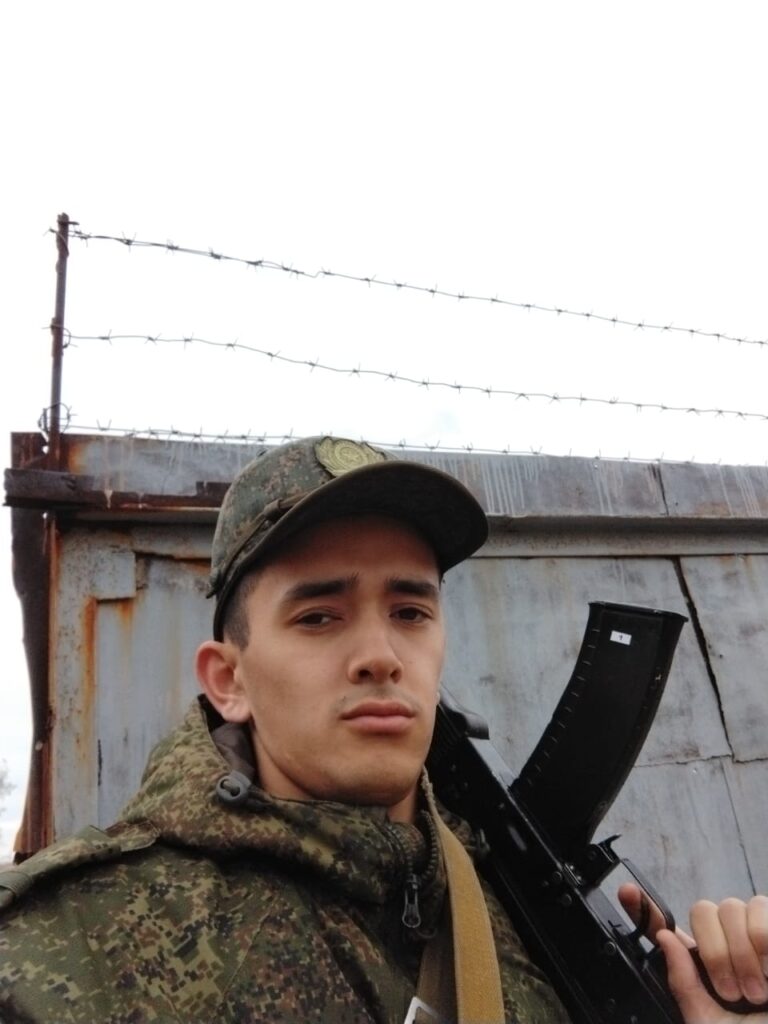 Наш земляк Эмиль Абдулмусауров –контрактник несёт службу достойно