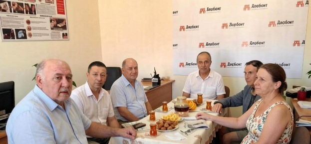 В РРГ «Дербент» прошла встреча творческой интеллигенции в рамках Дня единства народов Дагестана.