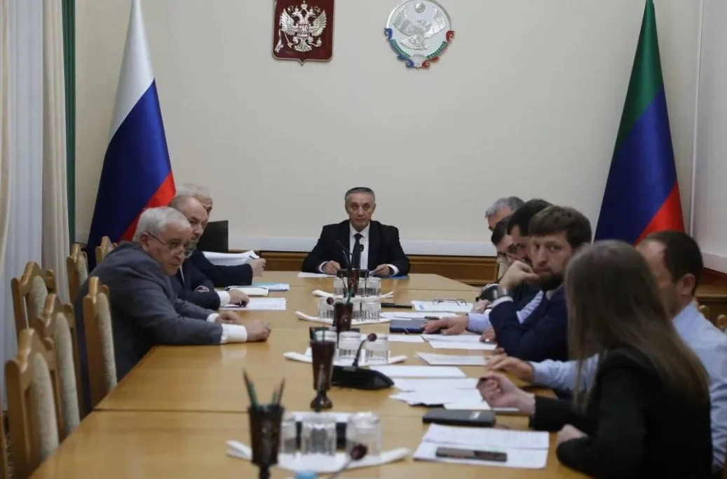 6 детских садов строят в Дербенте и Каспийске по нацпроекту «Семья»