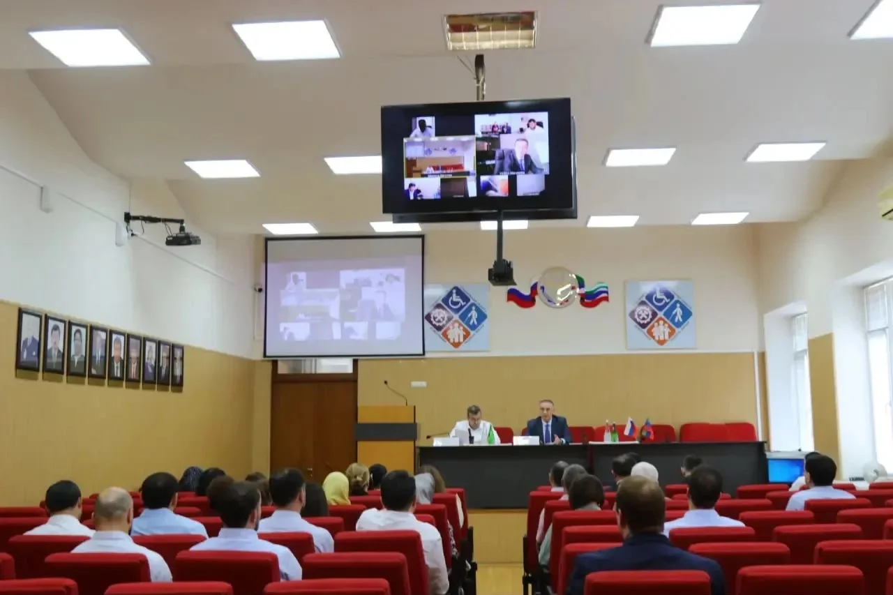 Абдурахман Махмудов провёл расширенное совещание в Минтруда республики