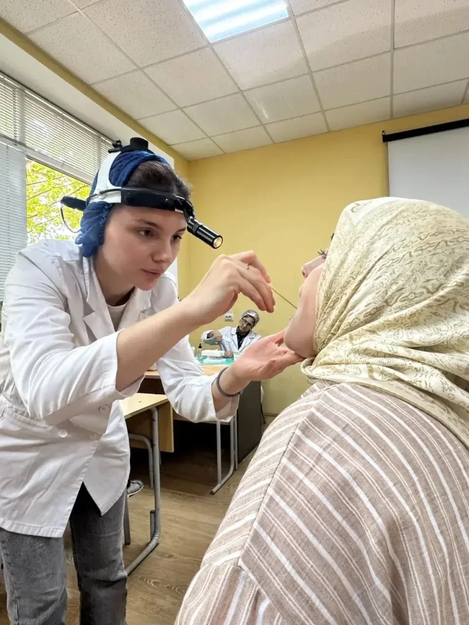 Головную боль легко списать на сессию. Но лучше — рассказать о ней врачу