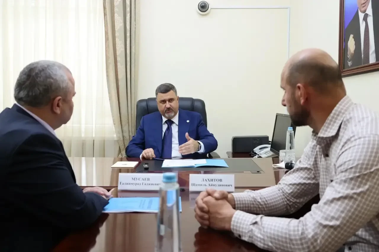 Глава РД провёл личный приём граждан