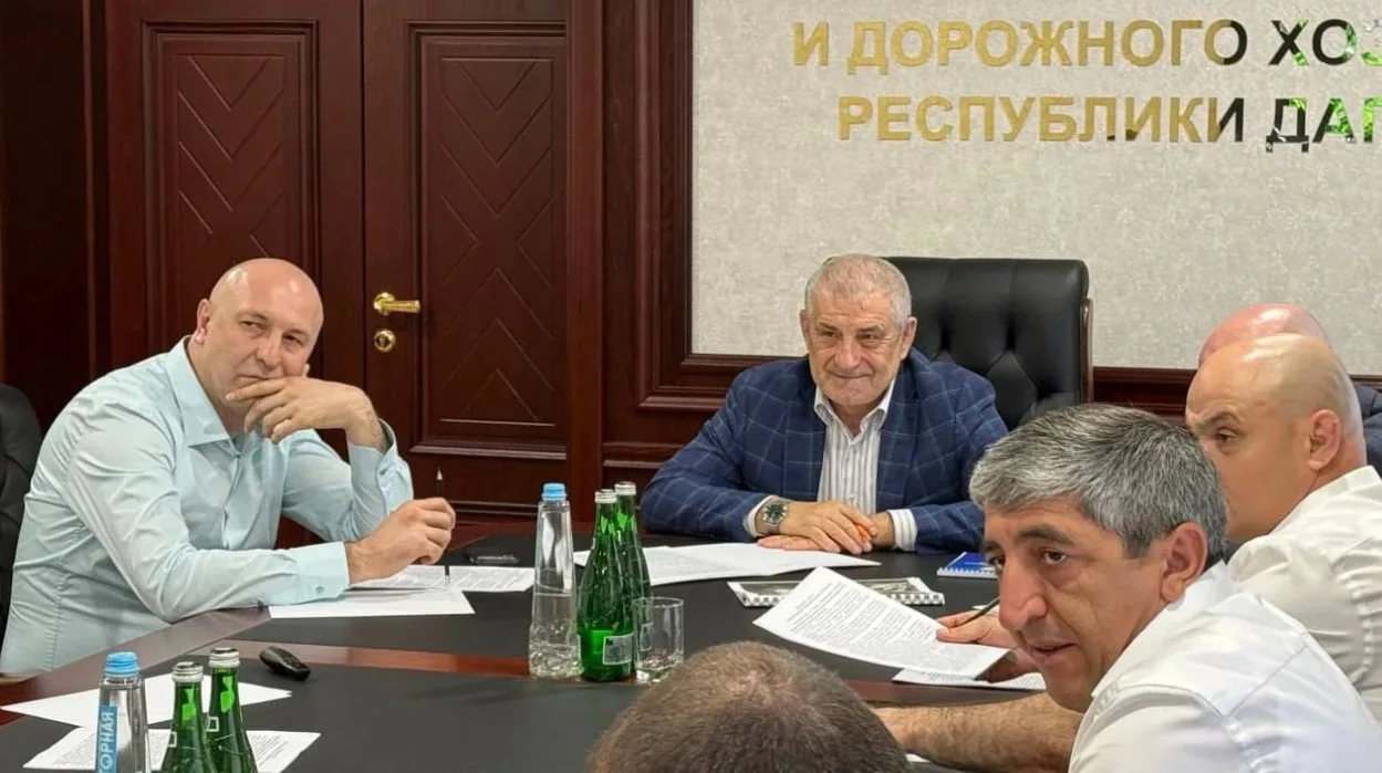 В Гергебильском и Унцукульском районах продолжают восстанавливать дороги после ливней