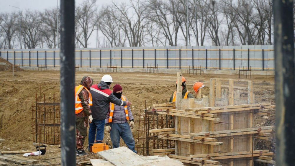 Дербент строй. Улица сальмана в дербенте 100. Дербент вокзальная 13. Буйнакского 68. Жк дербентстрой.