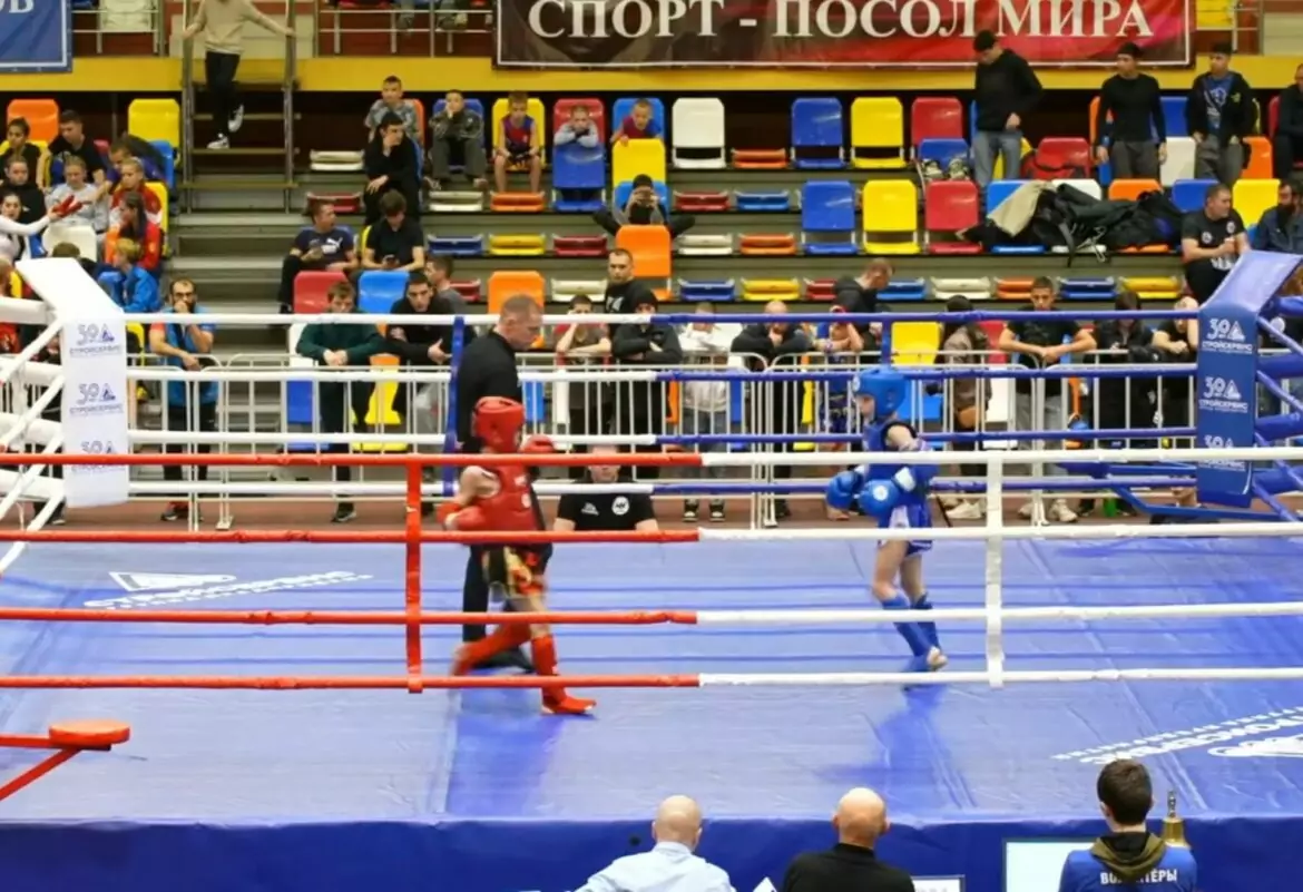 В Каспийске стартовал чемпионат СКФО и ЮФО по муай-тай
