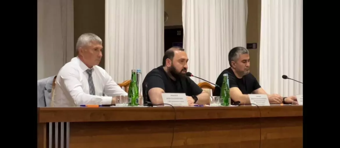 Султан Хамзаев встретился с жителями Кизлярского района