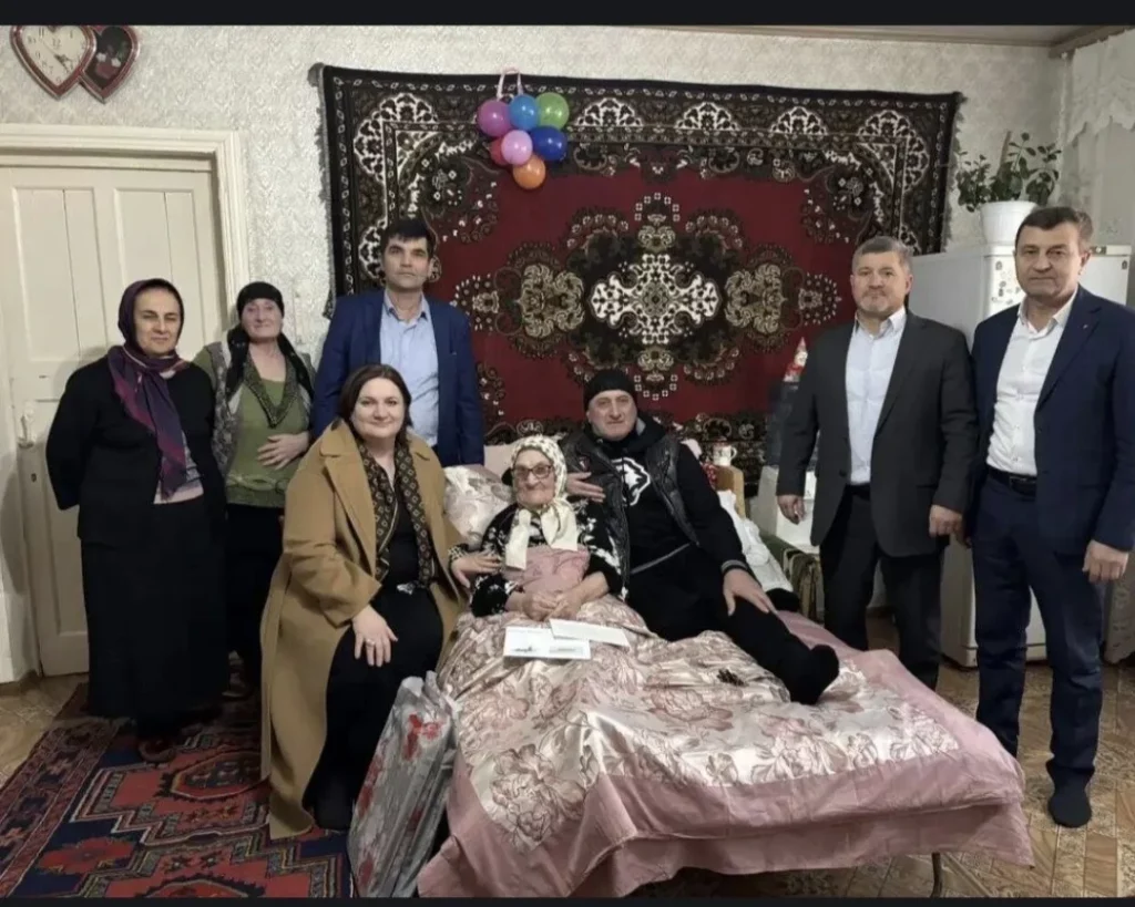 Dağıstanda yüzillik yubileyini arxa Veteran, Böyük Vətən müharibəsi iştirakçısının dul qadını Umuzhat Alipbekova qeyd etdi
