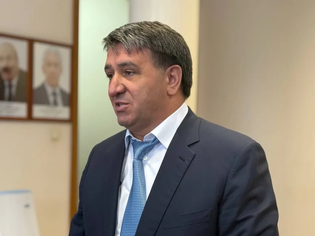 Mahaçqala meri Cambulat Salavov, 2026-cı ilin fevral ayının nəticələrinə görə Şimali Qafqaz Federal dairəsinin təsis qurumlarının paytaxt rəhbərlərinin media yazısında birinci yeri tutdu
